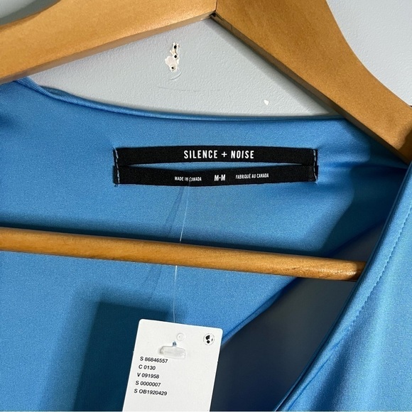 Urban Outfitters Silence + Noise Yasemine Asymmetrical Blue Maxi Dress Sz M NWT - Picture 12 of 16